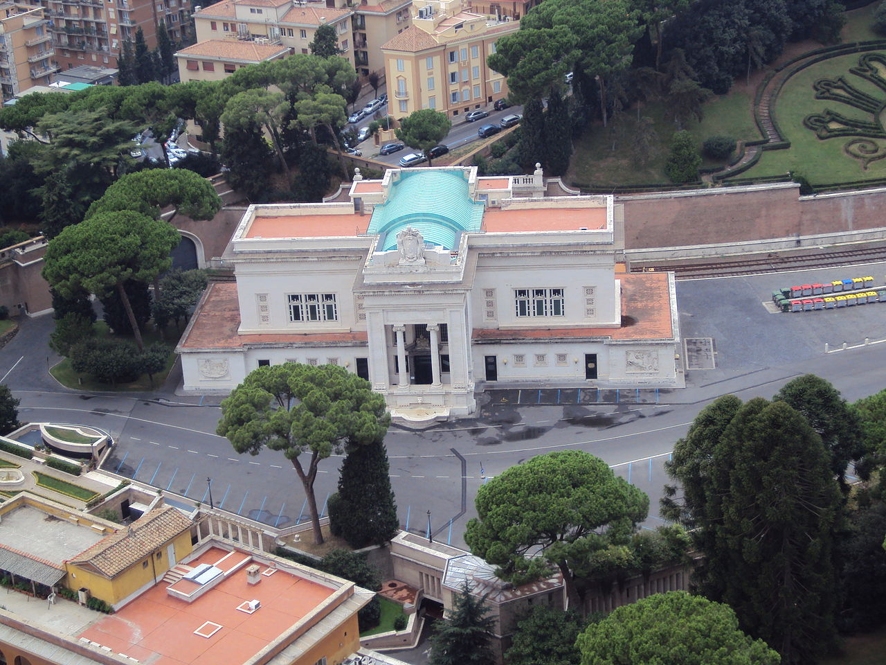 Stazione di Citta del Vaticano a Roma nel Lazio - Italia