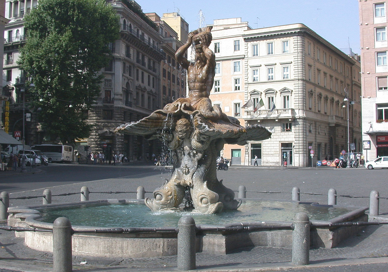 Fontana del Tritone di Bernini a Roma nel Lazio - Italia