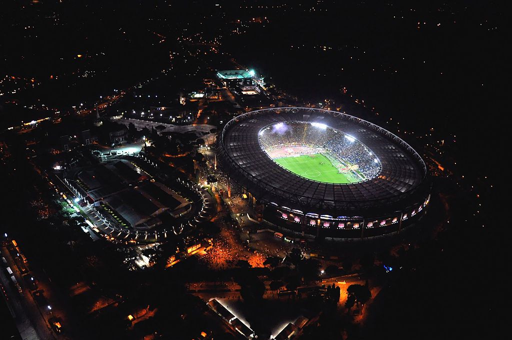 Stadio Olimpico di notte a Roma nel Lazio - Italia
