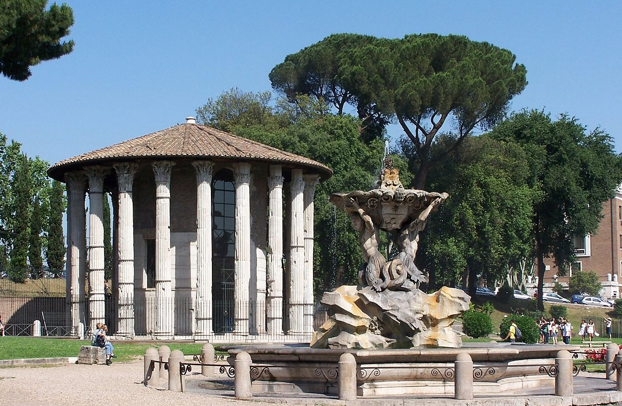 Tempio di Ercole in Piazza della Bocca della Verita a Roma nel Lazio - Italia