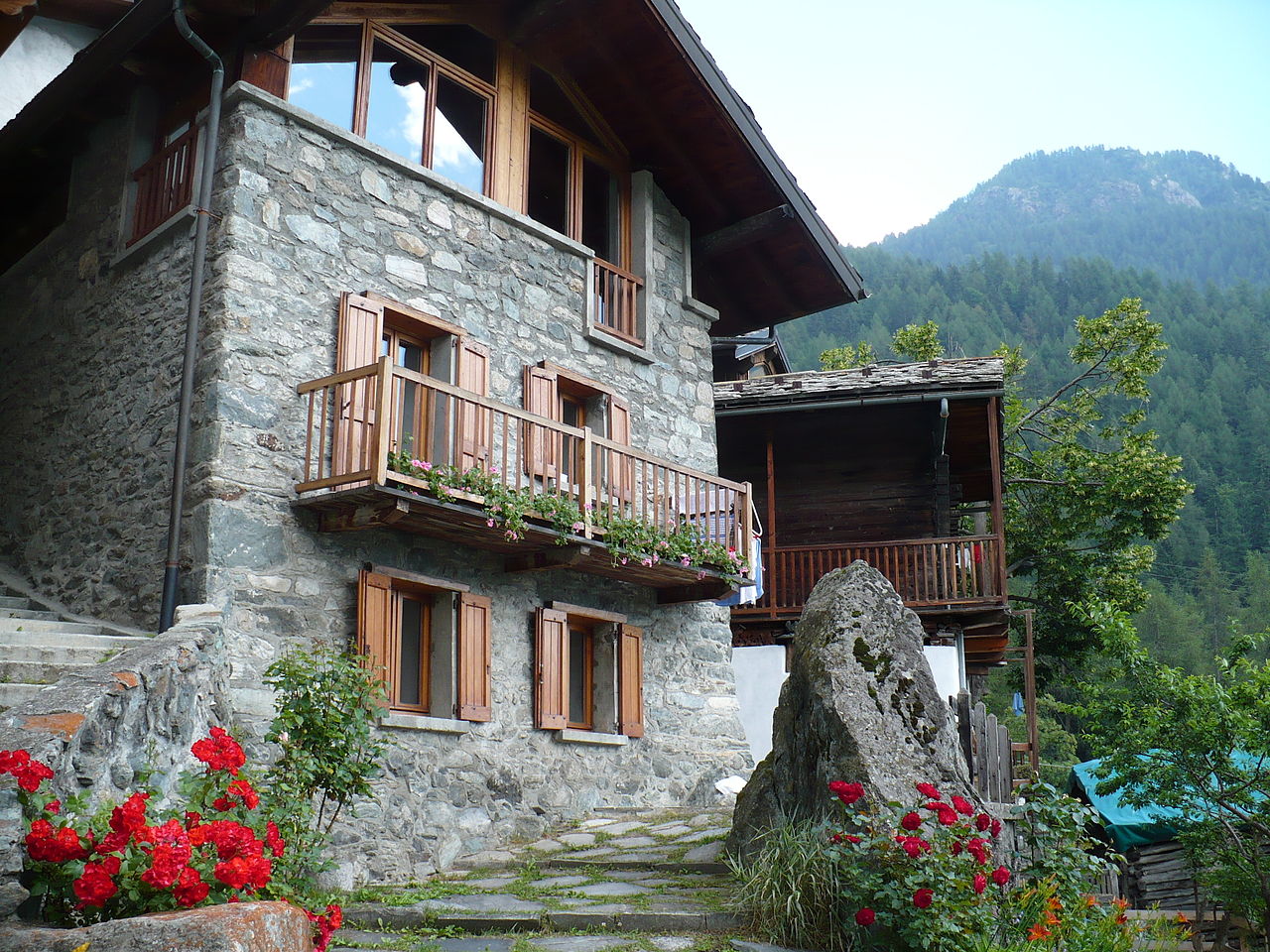 Casa tipica a Cretaz in Valle d'Aosta - Italia