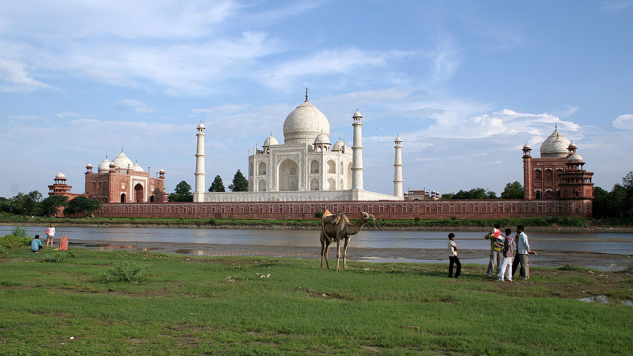 Mausoleo Taj Mahal ad Agra - India