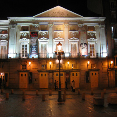 Teatro Espanol nella Plaza de Santa Ana a Madrid, in spagna